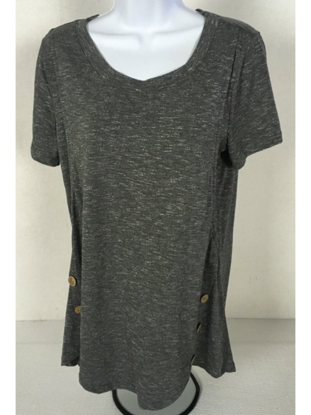 Quinee Top Size M Dark Gray Short Sleeves Scoop Neckline Buttons Buttons